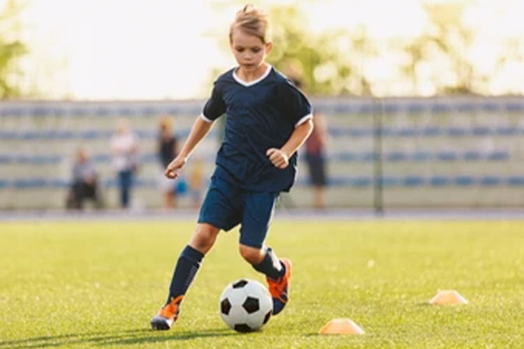 10 Best Soccer Dribbling Drills For Kids Beginners 2021