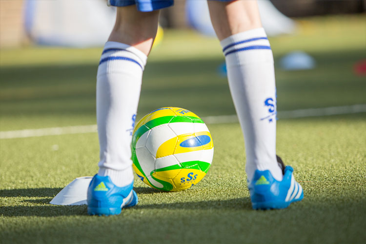 10 Fun Football Games for Kids in 2021